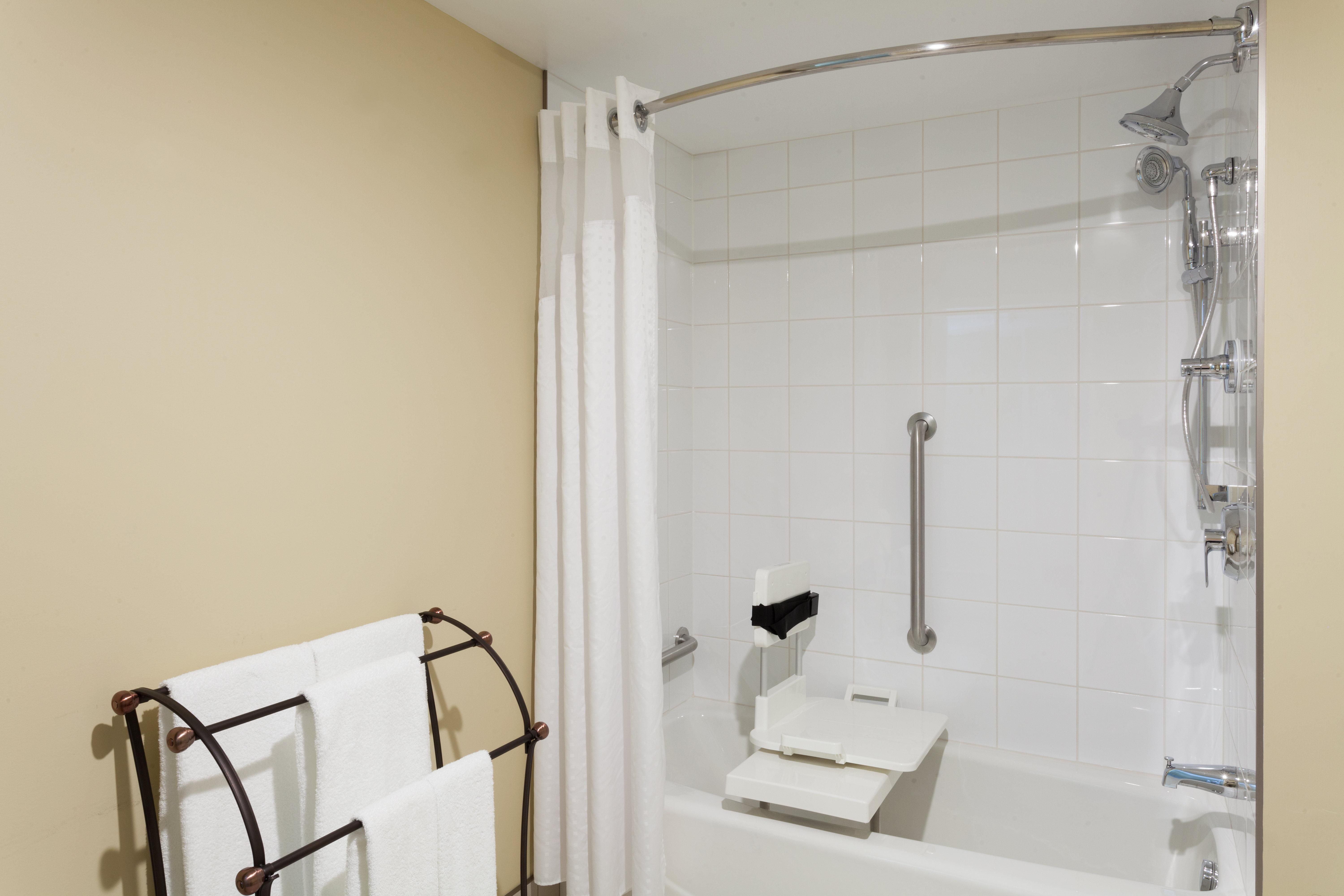 Holiday Inn Express Hotel & Suites Uptown Fredericton By Ihg Exterior foto