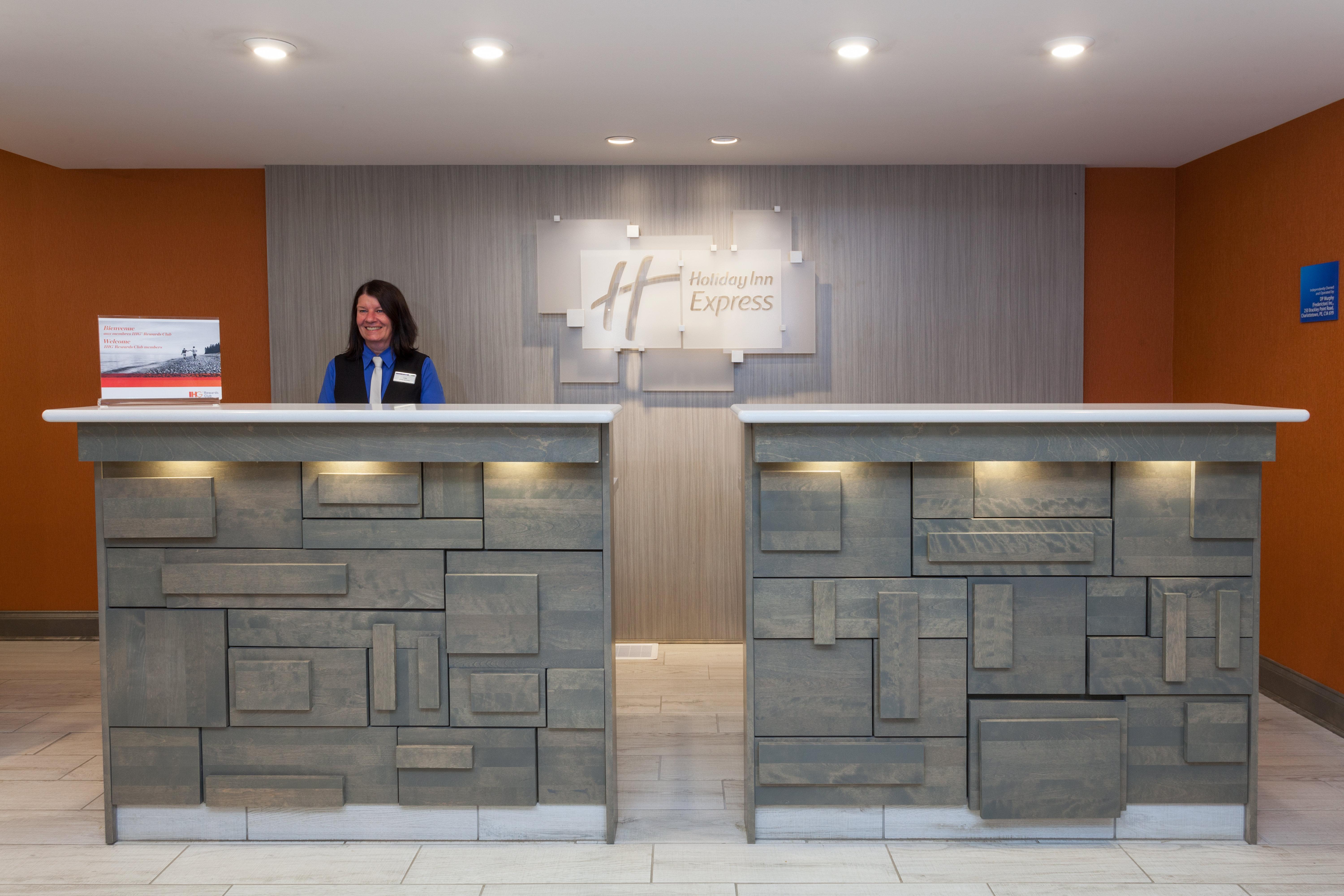 Holiday Inn Express Hotel & Suites Uptown Fredericton By Ihg Exterior foto