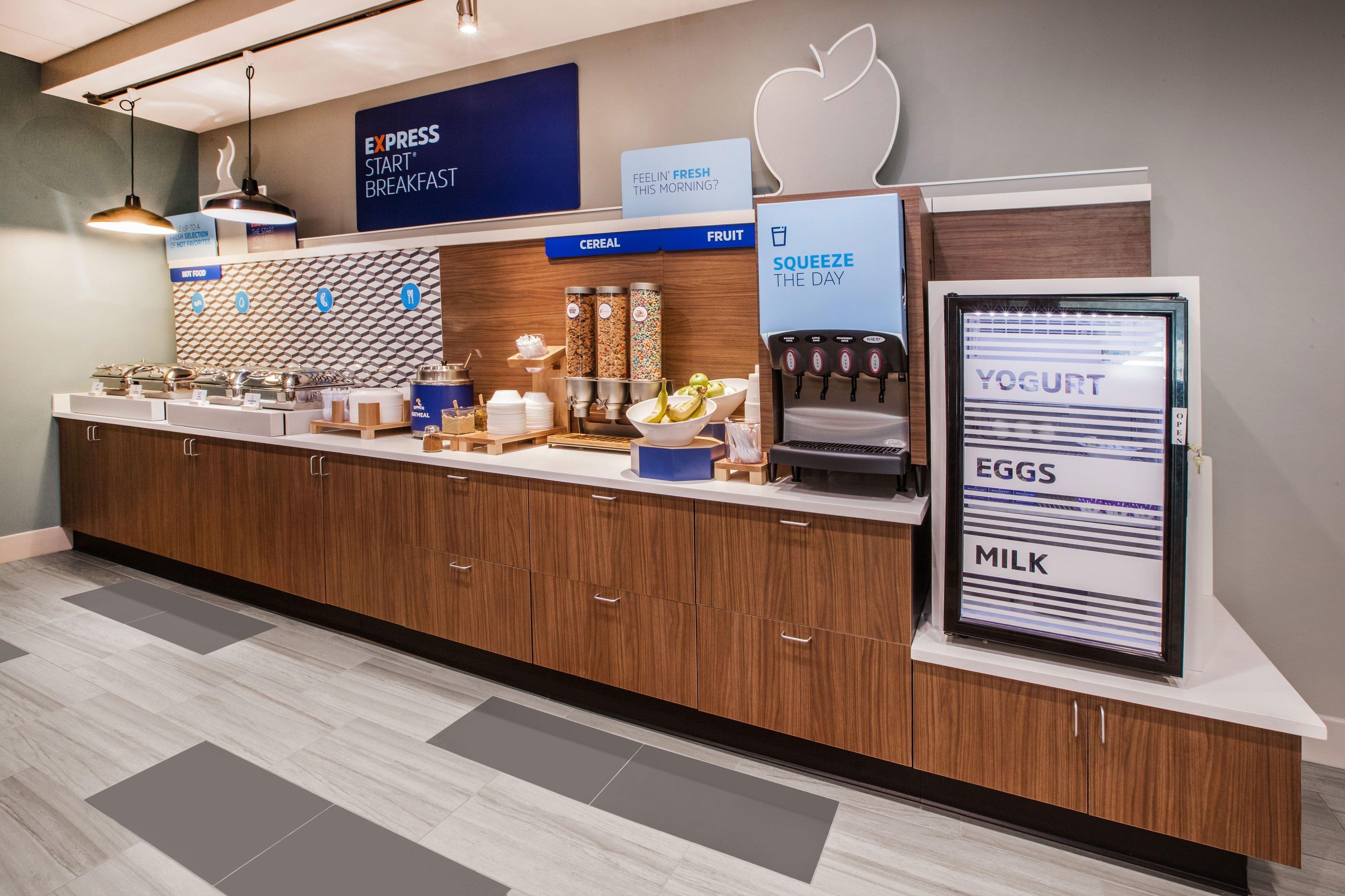 Holiday Inn Express Hotel & Suites Uptown Fredericton By Ihg Exterior foto