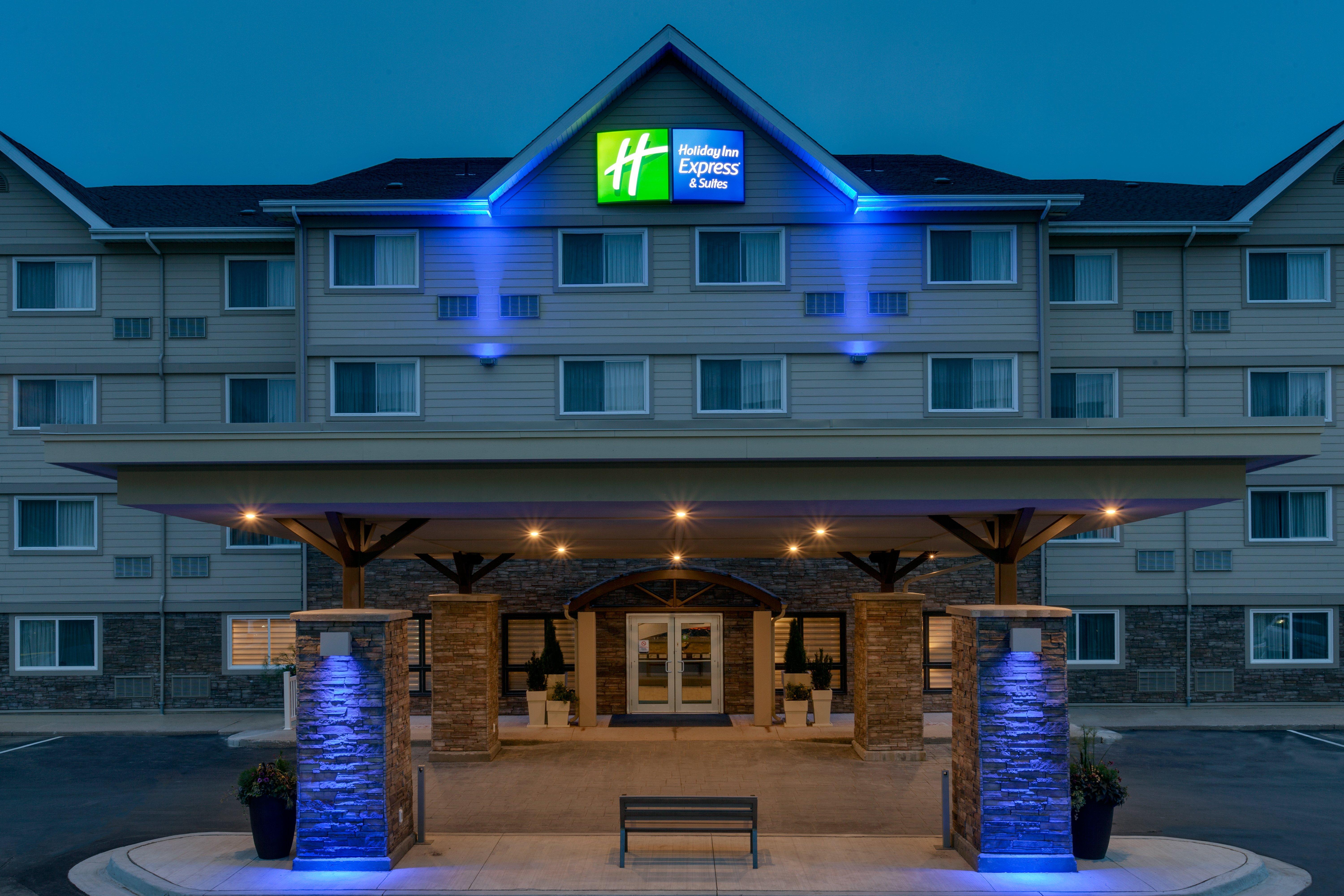 Holiday Inn Express Hotel & Suites Uptown Fredericton By Ihg Exterior foto